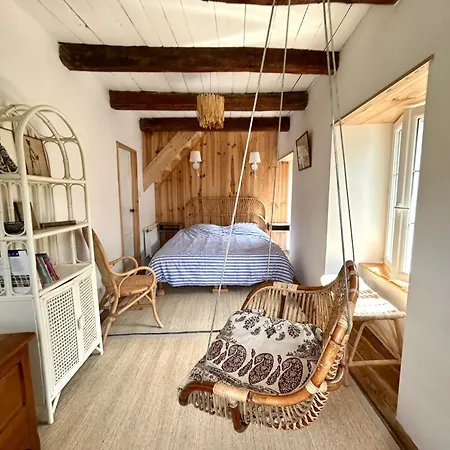 Chaleureuse Maison Entierement Renovee