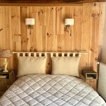 Holiday home Chaleureuse Maison Entierement Renovee *